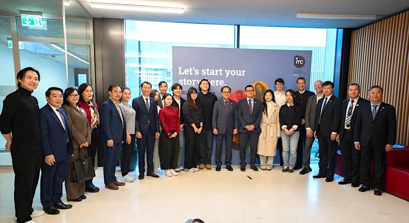 Participants at the Vietnam-Austria Cooperation Forum on skilled labor and training in Krems.