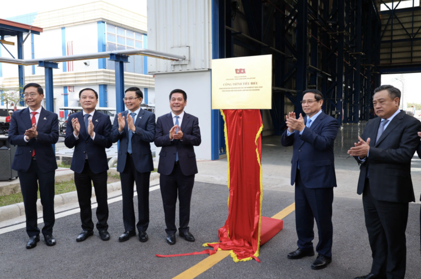 The installation of the “Flagship Project” commemorative plaque recognizes the political and socio-economic significance and the strategic scale of Vietnam’s first imported LNG power project cluster.