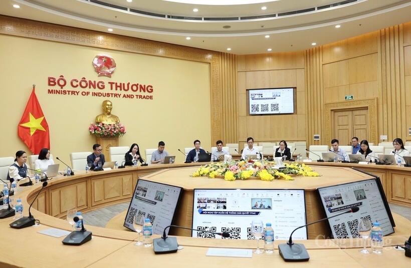 Overview of the training conference on operating the MoIT’s centralized administrative procedure system. Photo: Kimtamine