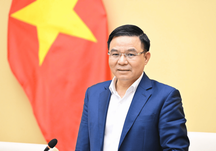 Acting Minister Le Manh Hung stresses the importance of allocating adequate resources for policy research and digital transformation in electricity sector management.