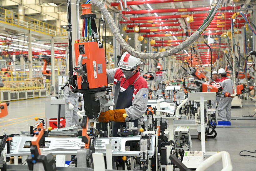 In 2025, numerous policies have inspired the business community in its development. Photo: Can Dung.