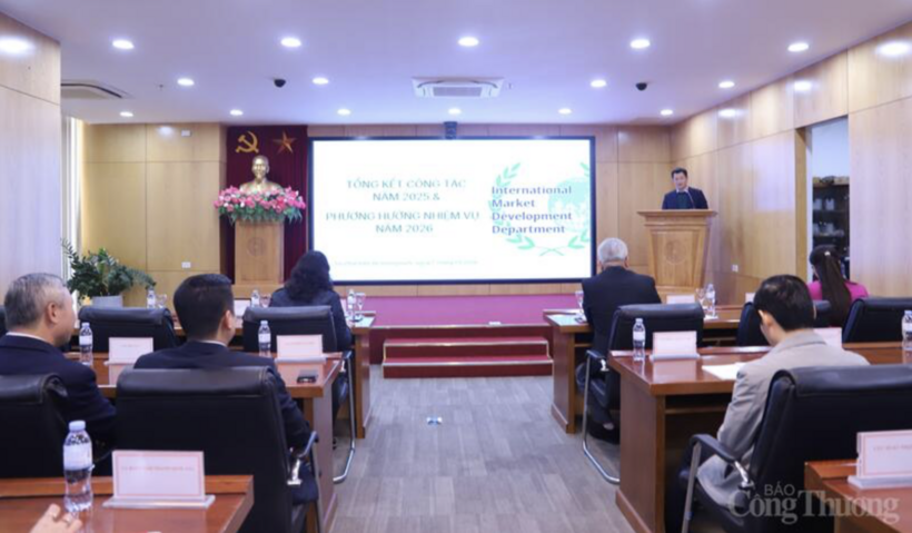 Overview of the 2025 Work Review Conference and the Deployment of Tasks for 2026 of the Department of Foreign Market Development.