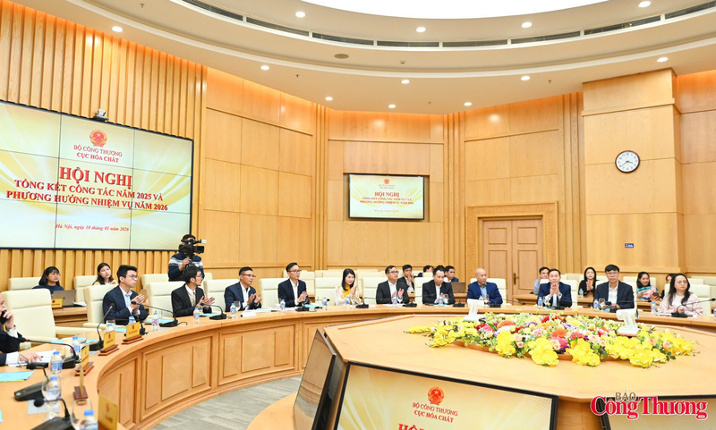 The conference takes place on the afternoon of January 10. Photo: Nam Nguyen