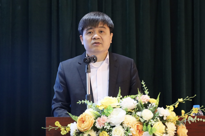 Director Nguyen Van Hoi of the Vietnam Institute of Strategy and Policy for Industry and Trade opens the conference.