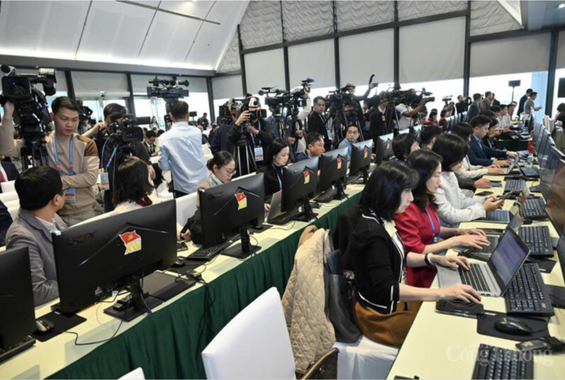 Journalists at the international press conference. Photo: Can Dung