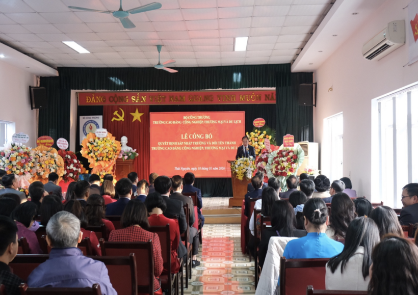 Overview of the ceremony.