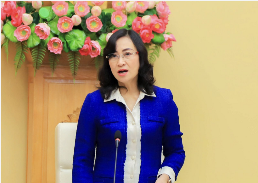 Phan Thi Thang, Deputy Minister of Industry and Trade, delivers remarks at the working session.