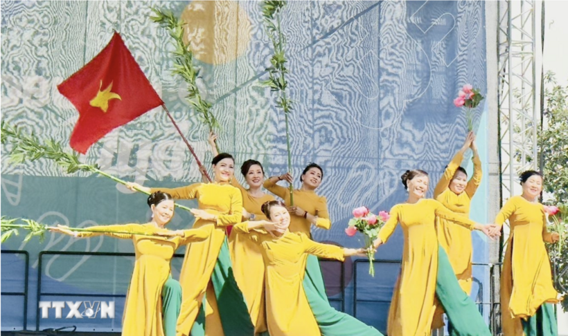 A dance performance at the Vietnam Culture Day in Hungary. Photo: VNA