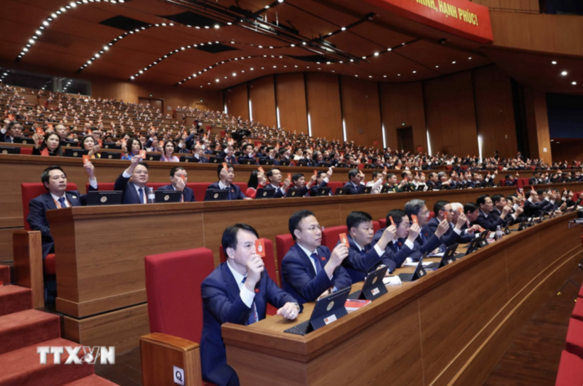 Delegates cast their votes at the Congress. (Photo: VNA)