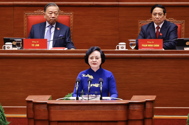 Deputy Prime Minister Pham Thi Thanh Tra delivers remarks on building a development-enabling, integrity-driven Government serving the People. Photo: VNA