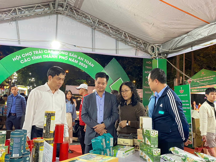 Trade promotion and consumption stimulus activities in Hanoi. Photo: N.H