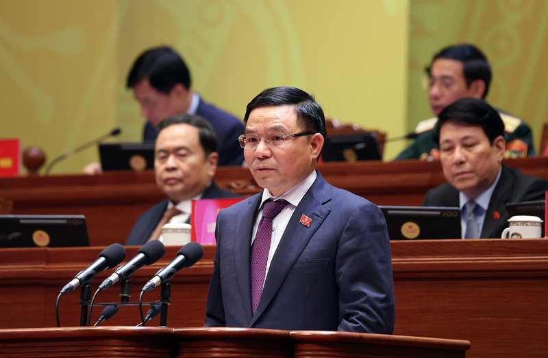 Member of the Party Committee of the Government, Secretary of the Party Committee and Acting Minister of Industry and Trade Le Manh Hung is elected to the 14th Party Central Committee with strong confidence from the Congress.