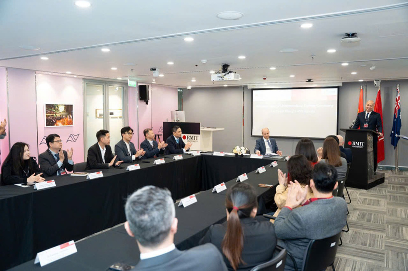 Vu Ba Phu addresses the signing ceremony (Photo: Vietrade).