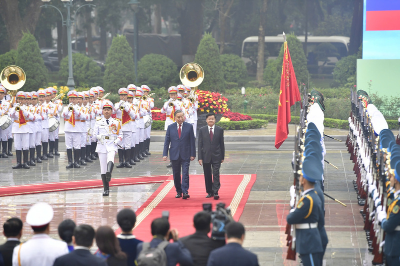General Secretary To Lam presides over the official welcoming ceremony for General Secretary and President of Laos Thongloun Sisoulith. Photo: Trong Hai