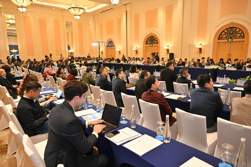 The forum is attended by representatives from functional units under the Ministry of Industry and Trade, agencies of the National Assembly, along with numerous experts, association representatives and businesses operating in the energy sector… Photo: Can Dung.