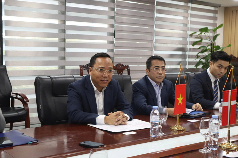 Deputy Minister of Industry and Trade Nguyen Hoang Long.