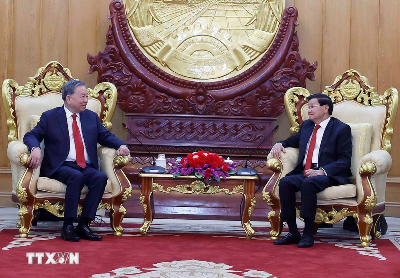 Party General Secretary To Lam holds talks with General Secretary of the Lao People’s Revolutionary Party and President of Laos Thongloun Sisoulith. Photo: VNA.