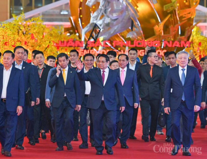 Prime Minister Pham Minh Chinh attends the closing ceremony of the First Glorious Spring Fair 2026