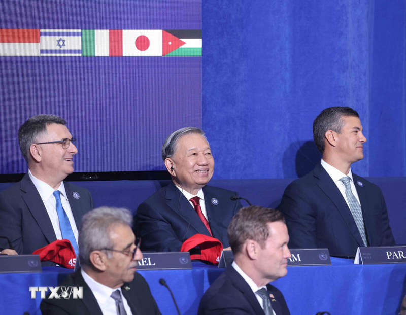 General Secretary To Lam and delegates attend the opening session of the Gaza Peace Council. Photo: VNA