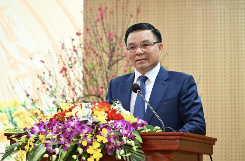 Le Manh Hung, Acting Minister of Industry and Trade, extends New Year greetings to all officials, civil servants, public employees, and workers across the sector.