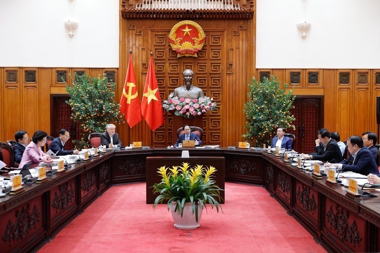 Prime Minister Pham Minh Chinh chairs a meeting of the Government Standing Committee to discuss several key issues. Photo: VGP