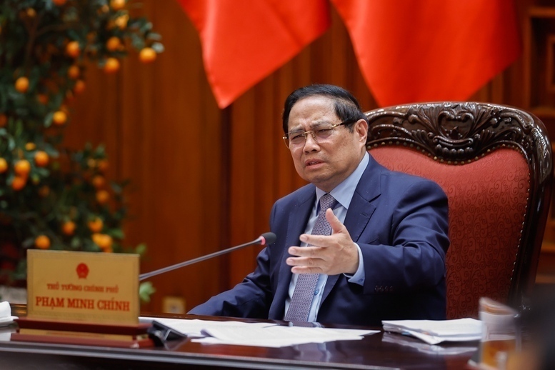 Prime Minister Pham Minh Chinh directs the removal of obstacles for LNG-to-power projects. Photo: VGP