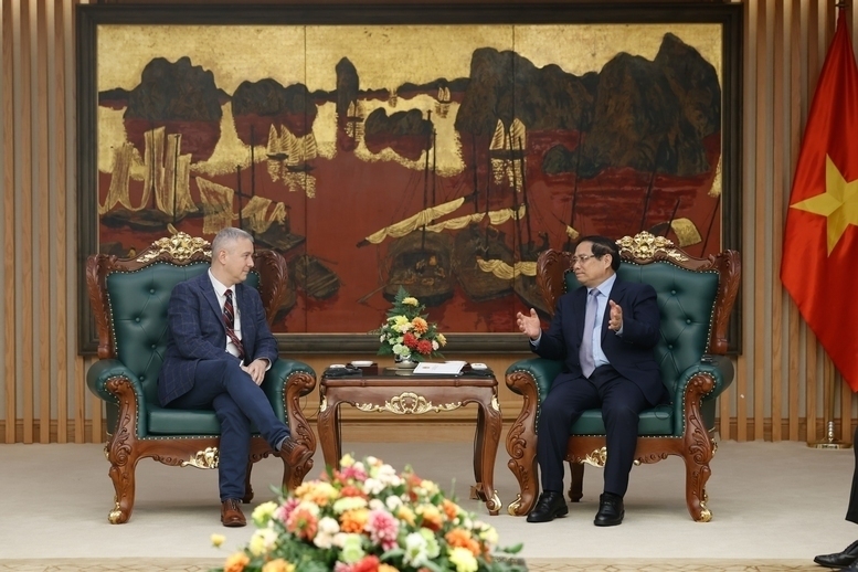 The Prime Minister urged Belgium to soon ratify the EU - Vietnam Investment Protection Agreement (EVIPA) and to voice support for the European Commission (EC) in lifting the IUU “yellow card” warning on Vietnamese seafood. Photo: VGP