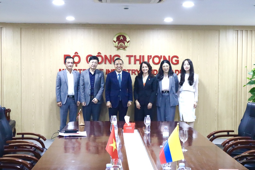 The working session between Vietnam’s Ministry of Industry and Trade and the Embassy of Colombia in Vietnam aimed to promote economic, trade and investment cooperation between the two countries.