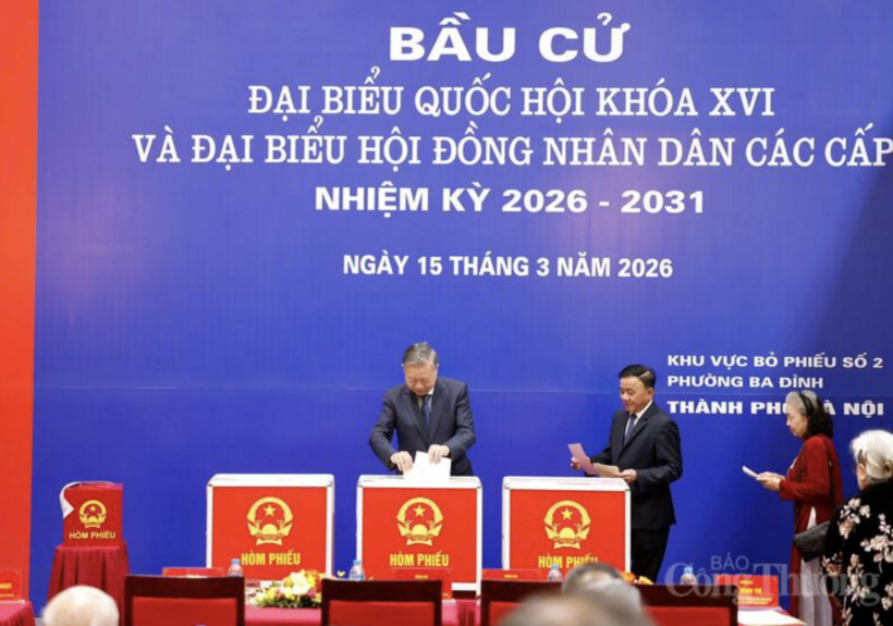 Communist Party of Vietnam General Secretary To Lam and Standing member of the Secretariat Tran Cam Tu casting their ballots at Polling Area No. 2, Ba Dinh Ward, Hanoi.