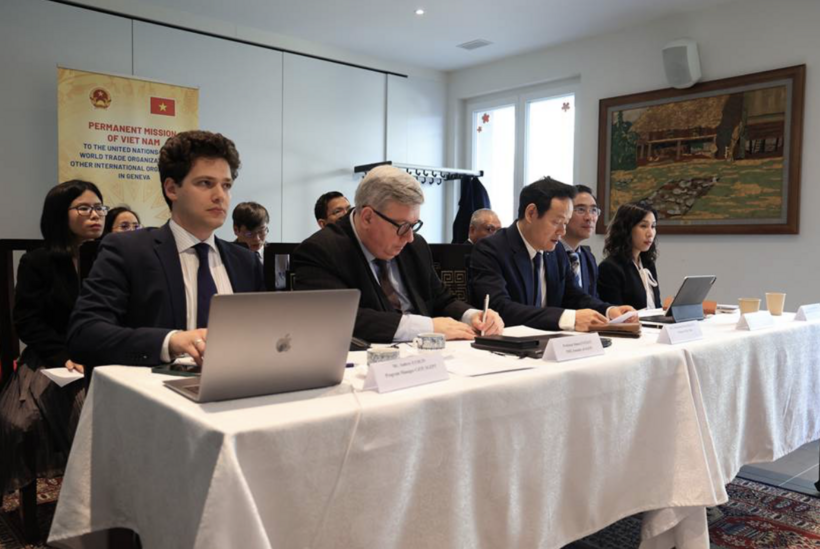 Ambassador Mai Phan Dung, Head of the Permanent Mission, delivers opening remarks at the seminar.