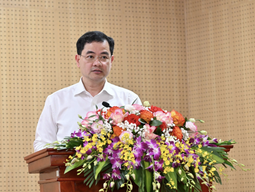 Bui Huy Son, Director of the Department of Planning, Finance and Enterprise Management, reported on the implementation of the Ministry’s 2025 budget estimates.