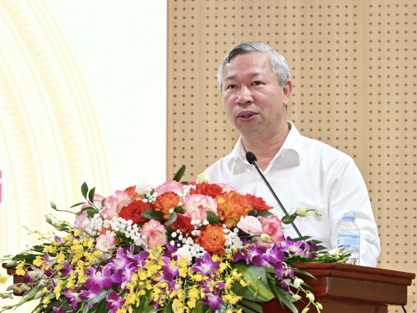 Pham Nguyen Hung, Director of the Electricity Authority, delivered a presentation at the conference.