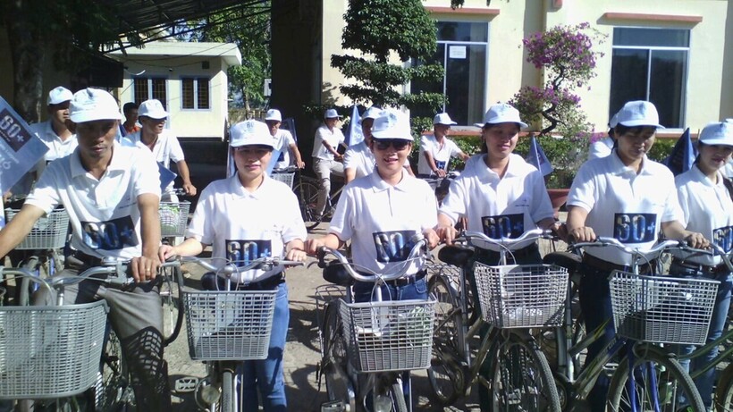 Employees of Lam Dong Power Company cycle in response to the Earth Hour 2026 campaign. Photo: PC Lam Dong