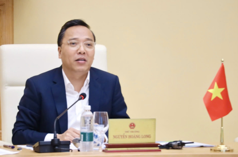 Deputy Minister Nguyen Hoang Long chairs a meeting with international partners on the implementation of JETP. Photo: Phuong Trang.