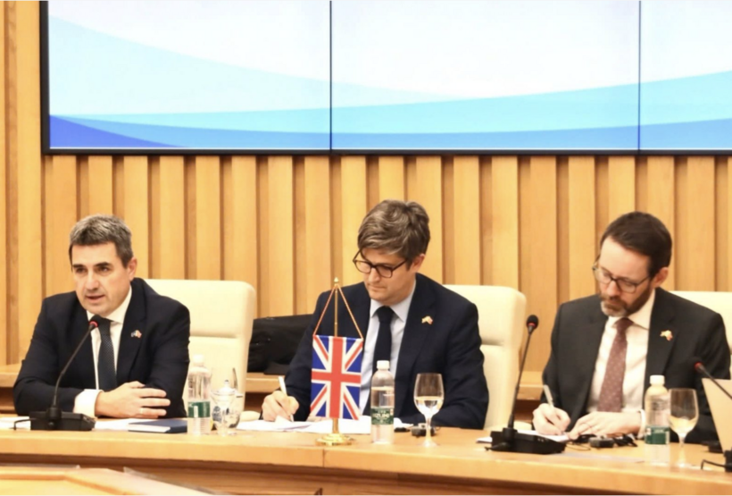 Participants discuss the progress of the Just Energy Transition Partnership (JETP). Photo: Phuong Trang.