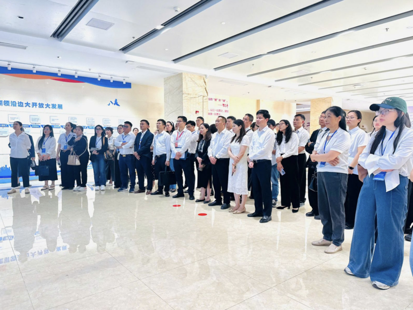 The delegation takes part in various hands-on professional training programs in Yunnan. Photo: Newspaper of Industry and Trade