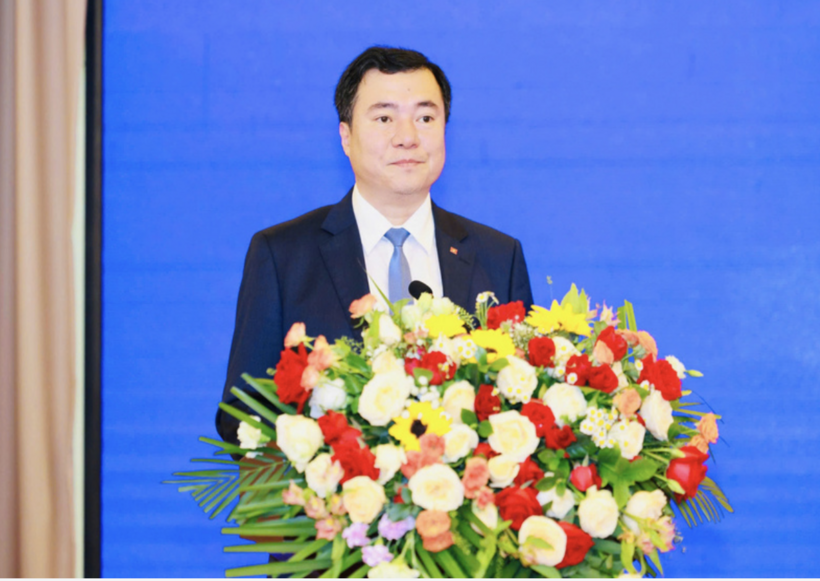 ​Deputy Minister of Industry and Trade Nguyen Sinh Nhat Tan delivers remarks at the ceremony. Photo: Vietrade