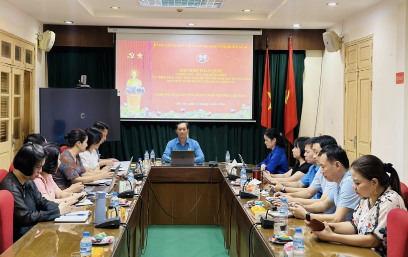 The Party Committee of the Industry and Trade Trade Union Agency studies, disseminates, and implements the Resolution of the 2nd Plenum of the 14th Party Central Committee.