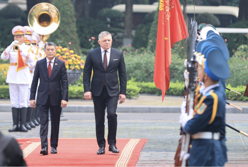 The official welcome ceremony for the Slovak Prime Minister contributes to strengthening bilateral relations and promoting economic, trade, and investment cooperation between the two countries. Photo: VGP