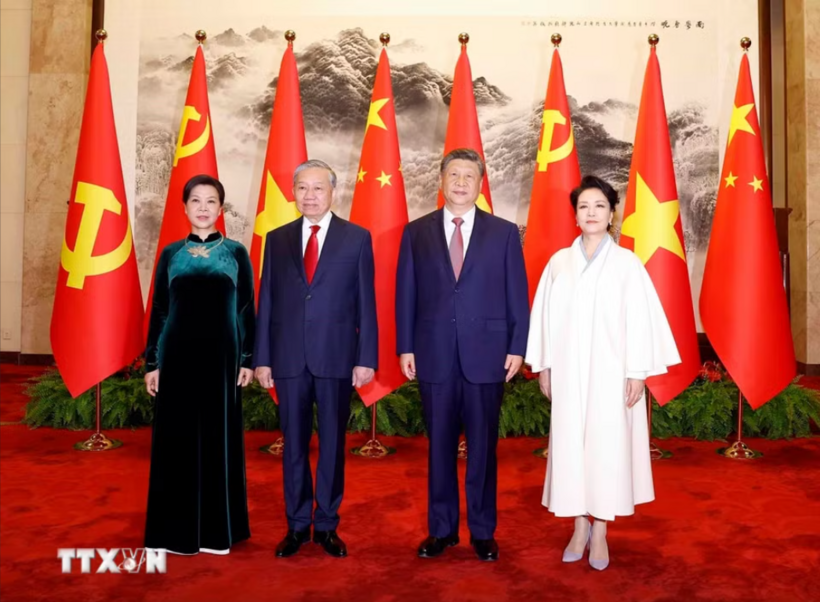 General Secretary, State President To Lam and his spouse, together with General Secretary, President of China Xi Jinping and his spouse, pose for a group photo. Photo: VNA
