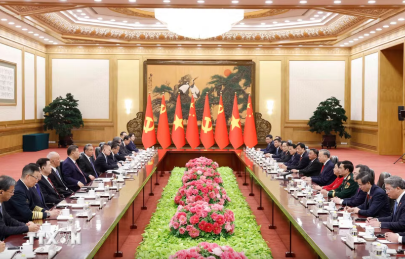 General Secretary, State President To Lam holds talks with General Secretary, President of China Xi Jinping. Photo: VNA