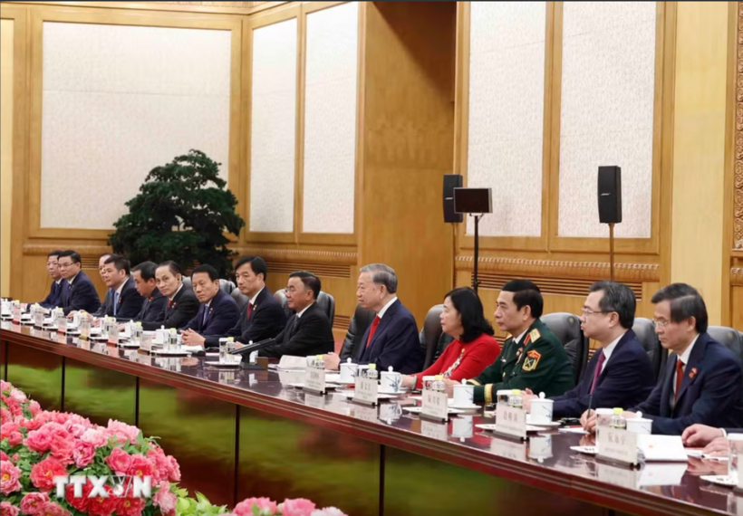 General Secretary, State President To Lam and members of the high-level Vietnamese delegation attend talks with General Secretary, President of China Xi Jinping and the high-level Chinese delegation. Photo: VNA