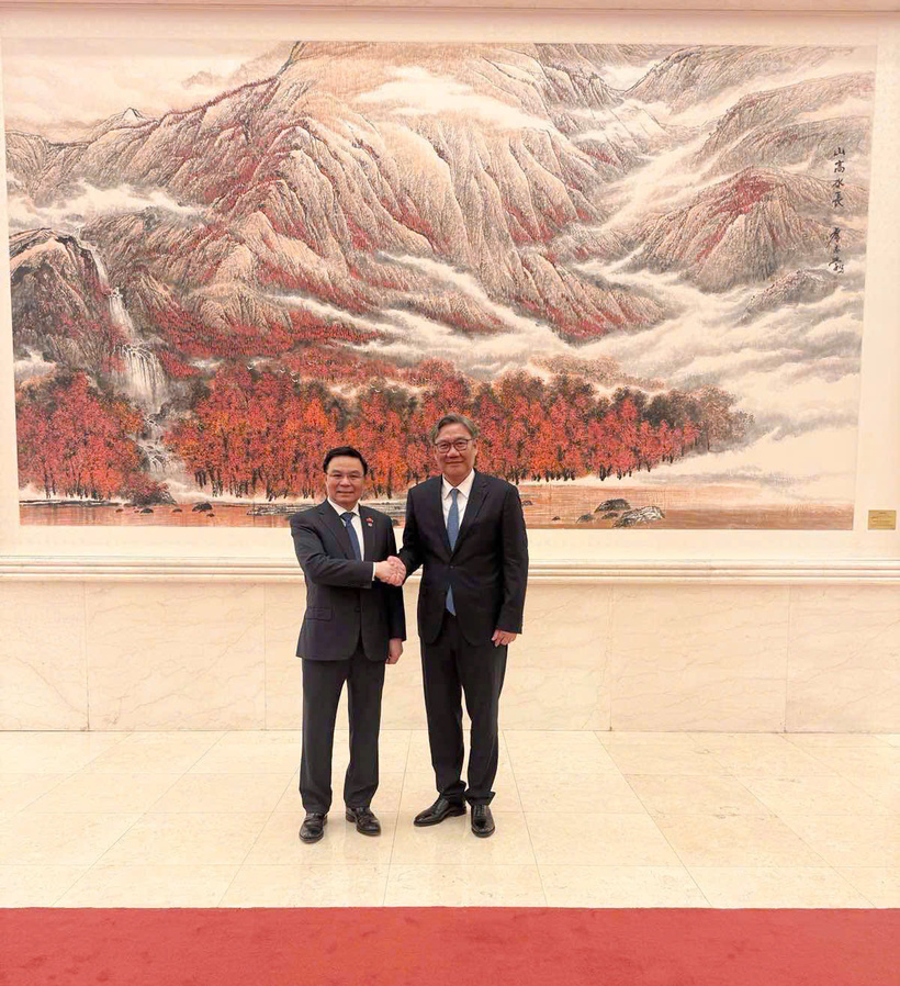 Minister of Industry and Trade Le Manh Hung and Minister of Commerce of China Wang Wentao.