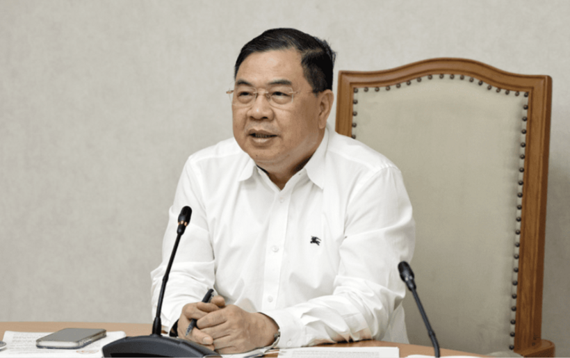 Standing Deputy Prime Minister Pham Gia Tuc is working with the Ministry of Industry and Trade on the implementation of cuts and simplification of administrative procedures and business conditions.