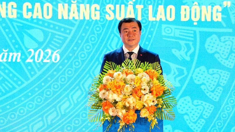 Deputy Minister Nguyen Sinh Nhat Tan