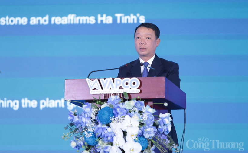 Phan Thien Dinh, Chairman of the Ha Tinh provincial People’s Committee, delivers remarks. Photo: Trong Tung