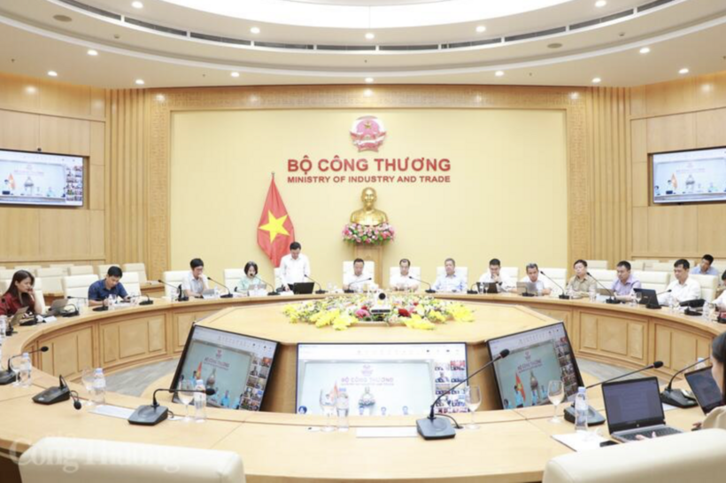 Based on the outcomes of the meeting, ministries, sectors and localities will continue to exchange views and discuss key solutions to address bottlenecks in mechanisms and policies.