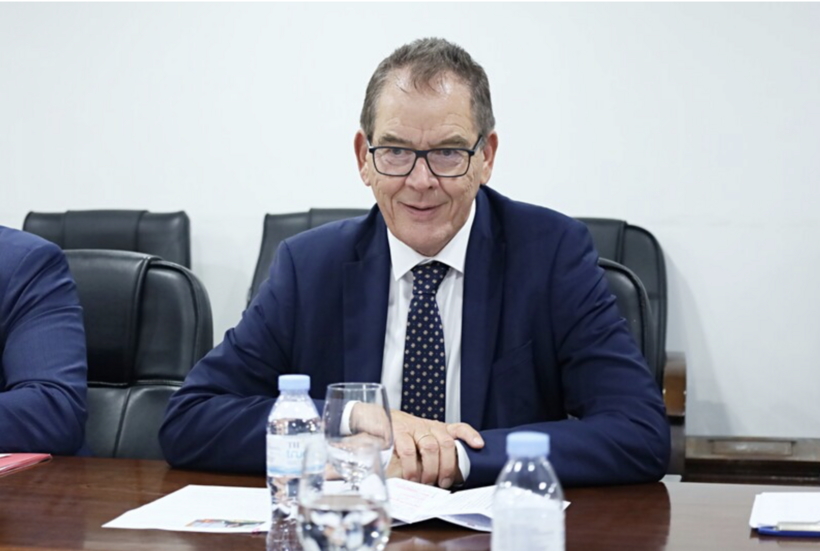 Deputy Minister of Industry and Trade Phan Thi Thang meet with UNIDO Director  - 3