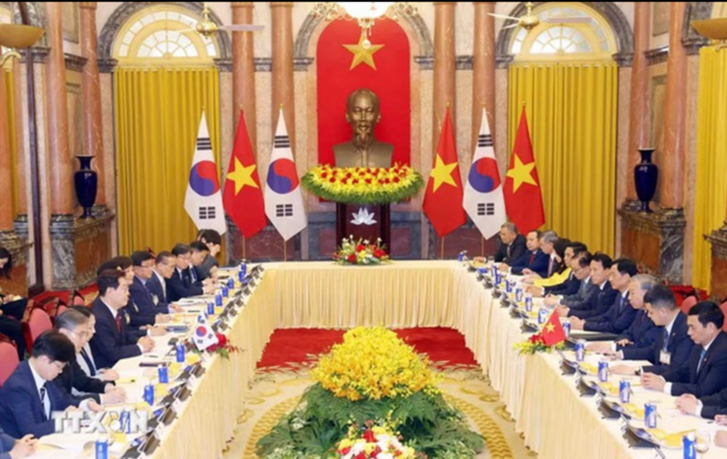 The two sides emphasizes the implementation of a strategic vision on economic connectivity in the context of the new situation, including joint efforts to achieve a bilateral trade turnover target of USD 150 billion by 2030. Photo: VNA