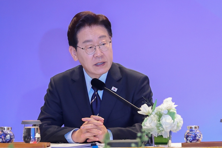 President Lee Jae Myung calls for stronger cooperation in manufacturing and an expansion into advanced industries. Photo: VGP